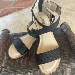 Life Stride Black and Tan Strappy Sandals